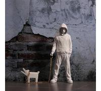 HABITZ Banksy Un Homme Branché Jouant avec des Chiens Sculpture Banksy Street Art Réplique Statue Moderne Jouets De Mode Sculptures d'art Et Ornements for Salon Bureau Bibliothèque Décoration(B)