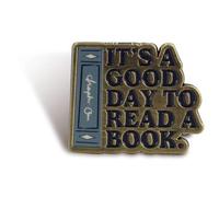 Half Moon Bay Pulteney Press It's A Good Day To Read A Book 3,8 cm Noir et Or en alliage de zinc et émail Épinglette Pin's 3,8 cm en alliage de zinc et émail, sans pierre précieuse