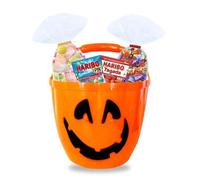 Halloween | seau citrouille garni de chocolats Milka Daim Schokobons Bueno Célébrations et bonbons rétro sucettes colliers rolls