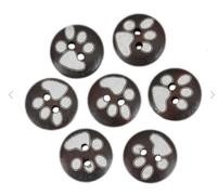 Handarbeit - Lieblingsladen Lot de 50 boutons ronds en bois de qualité supérieure - 15 mm - 2 trous - Marron foncé - Avec motif patte de chien - Boutons pour bricoler - Couture - Boutons à deux trous