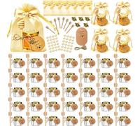 Hapneyea Invité Cadeaux Lot de 40 Pots à Miel Hexagonaux en Verre(45ml), avec Cuillères en Bois, Pendentifs Abeille, Sachets Cadeaux Dorés - Faveurs pour Mariage, Baby Shower, Baptême, Anniversaire