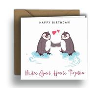 Happy Birthday! Miles Apart, Hearts Together - Penguins in Love | Carte pliée carrée (15 x 15 cm) - Enveloppe kraft incluse - Intérieur vierge