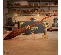 Cinereplicas Réplique Nimbus 2000 Junior Échelle 1:2 Licence Officielle Inclus Vif d'Or