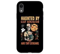Haunted by Sleep Deprivation and Tiny Screams Born Dad des années 90 Coque pour iPhone XR