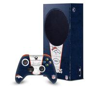 Head Case Designs Sous Licence Officielle NFL Bannière Denver Broncos Enveloppement De Console De Jeu Et Skins Pour Manette De Jeu Ensemble compatible avec Xbox Series S Console & Controller Bundle