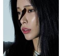 Heaze - She's Fine (Random Cover-INCL. Photobook, Photocard + Postcard) [Import]