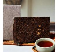 HELLOYOUNG 200g Brique de thé pu-erh cuit vieilli du Yunnan fabriqué à partir de feuilles de vieux arbres selon un procédé artisanal traditionnel Goût corsé