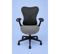 Herman Miller Mirra 2 Graphite Base Model Zomerdeal