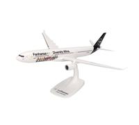 Herpa Maquette Avion Lufthansa Airbus A330-300 Fanhansa - Diversity Wins - D-AIKQ, echelle 1/200, Snap-fit Model, pièce de Collection, d'avion avec Support, Figurine Plastique