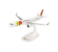 Herpa Maquette Avion Tap Air Portugal Airbus A321LR - 'CS-TXF Amália Rodrigues, echelle 1/200, Snap-fit Model, pièce de Collection, d'avion avec Support, Figurine Plastique