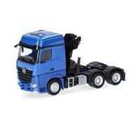 Herpa modèle réduit Camion Mercedes-Benz Arocs 18 Bigspace Tracteur 3 essieux avec Grue de Chargement (6x4), Miniature à l’échelle 1:87, pièce de Collection, Made in Germany, Plastique, Bleu Gentiane