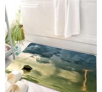 HKPOEQ Tapis Salle de Bain Antidérapant,Moelleux en Microfibre,Absorbant l'eau,Lavable en Machine,pour Douche,Le Vieux Bateau Solitaire sur l'océan s'approche d'un Orage avec de la Pluie et,50x80 cm