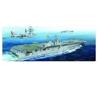 Hobbyboss 1 : 700 échelle Kit modèle USS Boxer lhd-4 (Gris)