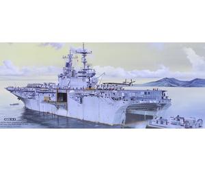 HobbyBoss 86403 Uss Essex Lhd-2 1/700