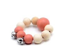 Hochet bracelet de perles de bois Rose avec grelots aPunt Barcelona®