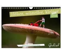 Höher, schneller, kleiner - Miniaturen in unserem Alltag (Wandkalender 2026 DIN A4 quer), CALVENDO Monatskalender: Kleine Figuren, die sonst nur in ... Jedes Foto lädt zum Schmunzeln ein.