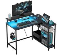 HOMCOM Bureau d'angle réversible avec LED, 2 Prises et 2 Ports USB, 107x80cm, Bureau d'ordinateur avec étagère, Support d'écran, Panier réglable et télécommande, pour étudier Travailler Chambre, Noir