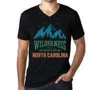 Homme Tee-Shirt Col V Wilderness, L'aventure Appelle La Caroline Du Nord - Wilderness, Adventure Is Calling North Carolina - T-Shirt Graphique Éco-Responsable Vintage Cadeau Nouveauté