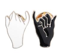 HOMSFOU Lot de 2 Broches Assorties Noir et Blanc pour Paquet à Dos et Vêtements, Épingle à Poitrine Décorative en Métal, Accessoire Mode Polyvalent pour Femmes et Filles, Insigne de