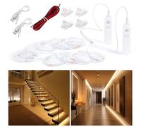 Hoobabuy Ruban LED avec Détecteur Mouvement et Capteur Lumière, Batterie Rechargeable, D'éclairage à Intensité Variable sous Armoire Pour Escaliers, Cuisine, 5M, Blanc Chaud 2700K