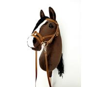 HORSE & toys Hobby Horse Cheval de loisir Grand format A3 (cheval sur un bâton) avec harnais (marron) pour enfants (70 cm)