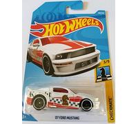 Hot Wheels 2018 Checkmate 3/9 - Ford Mustang '07 (blanc - Knight)