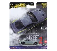 Hot Wheels Ford Mustang RTR, Car Culture Véhicules Circuit Legend pour enfants +3 ans et les adultes fans et collectionneurs, collection premium de véhicules Car Culture à l’échelle 1/64, HKC85