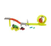 Hot Wheels Monster Trucks Défi Course Électrifiante Coffret Comprenant 2 camions, Un Skelesaurus surdimensionné et Un Bone Shaker à l’échelle 1/64, Course Poursuite avec 2 Voitures broyées, HYT07