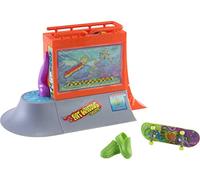Hot Wheels Skate Aquarium Skatepark, Designed in Collaboration with Tony Hawk, 1 Fingerboard & 1 Pair of Skate Shoes, Toy for Kids 5 Years Old & Up