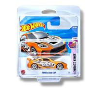 Hot Wheels Toyota GR86 Cup (orange, noir et blanc) 1/10 Compact Kings - 2025-79/250 (carte courte) - Comprend un étui de protection KLAS Car Keeper - HYX23