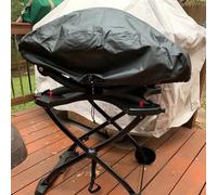 Housse de barbecue fonctionnelle pour modèles Weber Q2000 - Simple à utiliser et fournit un boîtier complet lorsqu'il n'est pas utilisé (82 x 48 x 32 cm)