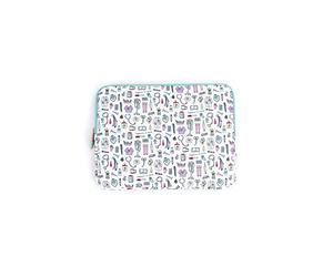 Housse pour Ordinateur Portable Blanche jusqu'à 16 "de la Marque Enfermera en Apuros, avec Un Dessin d'accessoires de Soins et Une Tirette en PVC en Forme d'infirmière.