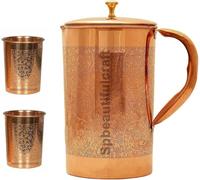HRS India Pichet à eau en cuivre pur 1500 ml Finition en relief avec 2 verres en cuivre Ayurveda Bienfaits pour la santé