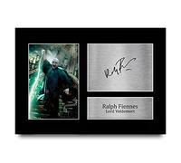 HWC Trading A4 Ralph Fiennes Harry Potter Lord Voldemort Cadeaux Imprimé Signé Autographe Photo pour les fans de cinéma - A4