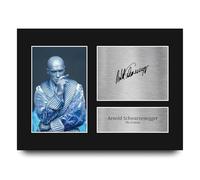 HWC Trading Arnold Schwarzenegger Batman & Robin 1997 Mr. Freeze Cadeaux Imprimé Signé Autographe Photo pour les fans de cinéma - A4