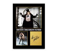HWC Trading Danny DeVito Batman Returns Oswald Cobblepot-The Penguin Cadeaux Imprimé Signé Autographe Photo pour les fans de cinéma - A4 Impression Uniquement (ID-006321)