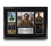 HWC Trading David Harbour Strange Hawkins Thing Jim Hopper Cadeaux Imprimé Signé Autographe Photo pour les fans d’émissions de télévision - A3 Encadré