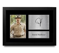 HWC Trading David Harbour Strange Hawkins Thing Jim Hopper Cadeaux Imprimé Signé Autographe Photo pour les fans d’émissions de télévision - A4 Encadré