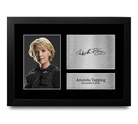 HWC Trading FR A4 Amanda Tapping Stargate SG-1 Cadeaux Imprimé Signé Autographe Photo pour les fans d’émissions de télévision - A4 Encadré