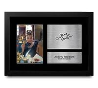 HWC Trading FR A4 Audrey Hepburn Breakfast at Tiffany's Cadeaux Imprimé Signé Autographe Photo pour les fans de cinéma - A4 Encadré