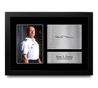 HWC Trading FR A4 Don S. Davis Stargate SG-1 Cadeaux Imprimé Signé Autographe Photo pour les fans d’émissions de télévision - A4 Encadré