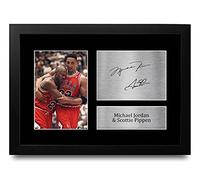 HWC Trading FR A4 Michael Jordan & Scottie Pippen Chicago Bulls Cadeaux imprimés photo autographe signée pour les fans de basket-ball - A4 Encadré