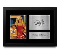 HWC Trading FR A4 Pamela Anderson Baywatch Cadeaux Imprimé Signé Autographe Photo pour les fans d’émissions de télévision - A4 Encadré