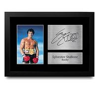 HWC Trading FR A4 Sylvester Stallone Rocky Cadeaux Imprimé Signé Autographe Photo pour les fans de cinéma - A4 Encadré
