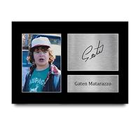 HWC Trading Gaten Matarazzo Strange Hawkins Thing Dustin Henderson Cadeaux Imprimé Signé Autographe Photo pour les fans d’émissions de télévision - A4