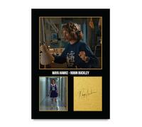 HWC Trading Maya Hawke Stranger Things Robin Buckley Cadeaux Imprimé Signé Autographe Photo pour les fans d’émissions de télévision - A4 Impression Uniquement (ID-005210)