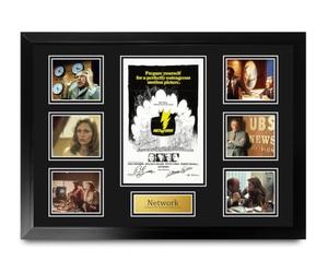 HWC Trading Network Affiche de Film Signée A2 Deluxe Encadrée | Autographes Reproduits Imprimés, Cadre Noir Fabriqué dans notre Atelier au Royaume-Uni, Prêt à Accrocher