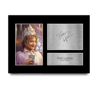 HWC Trading Patti LuPone Agatha All Along Cadeaux Imprimé Signé Autographe Photo pour les fans d’émissions de télévision - A4