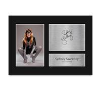 HWC Trading Sydney Sweeney Madame Web Julia Cornwall Photo Dedicace Imprimee pour Fans de Cinema - A4 (ID-012513)