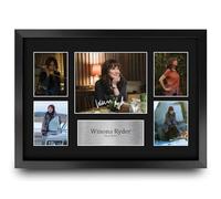 HWC Trading Winona Ryder Strange Hawkins Thing Joyce Byers Cadeaux Imprimé Signé Autographe Photo pour les fans d’émissions de télévision - A3 Encadré